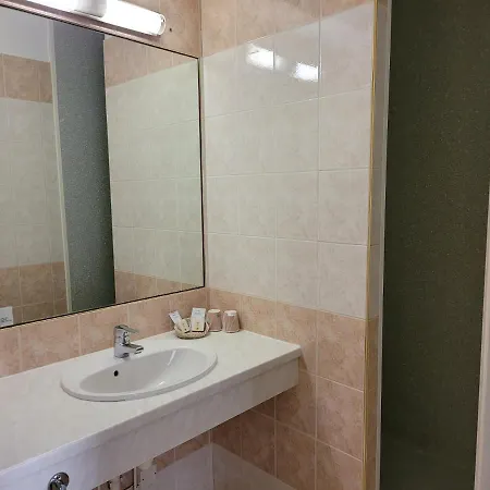 فندق L'auberge De L'olive دومبيري سور بيسبري