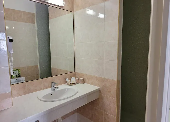 Otel L'auberge De L'olive Dompierre-sur-Besbre